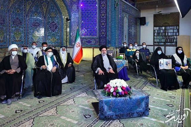 منتقدان و حامیان رئیسی درباره حذف سفره هفتسین از دکور پیام نوروزی چه گفتند؟/ ثبت زودهنگام اولین سوژه جنجالی قرن پانزدهم+ عکس